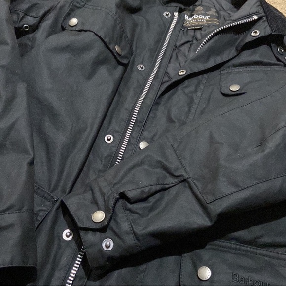 Barbour waxed coat MUST GO - Picture 6 of 8